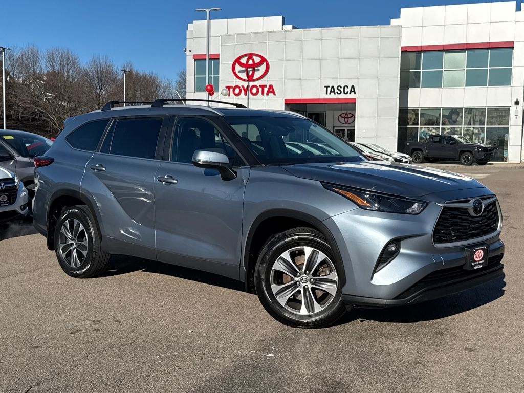 2023 Toyota Highlander XLE's photo
