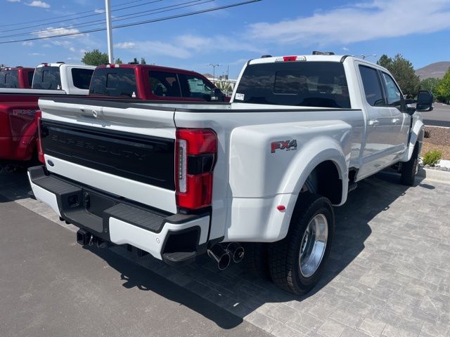 2025 Ford F-450 photo 3