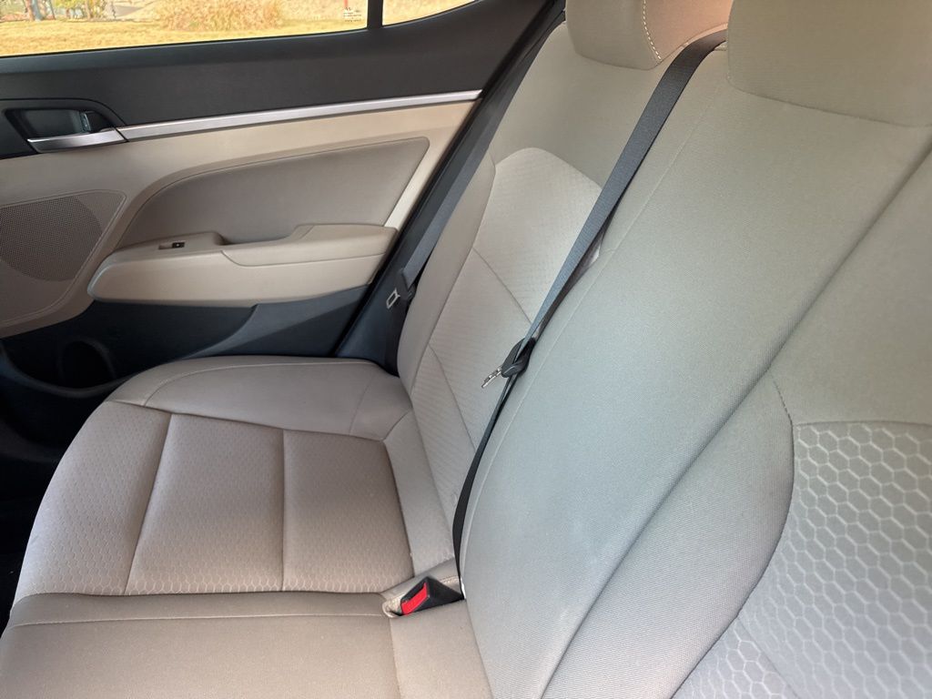 2020 Hyundai Elantra Value Edition photo 7