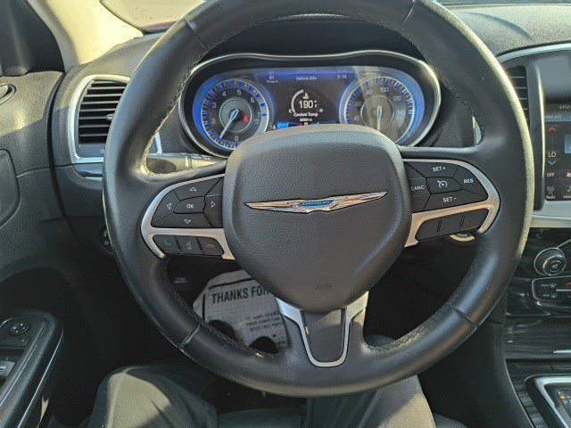 2016 Chrysler 300 Limited photo 21