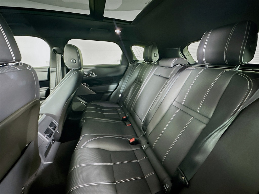 2019 Land Rover Range Rover Velar SE photo 21