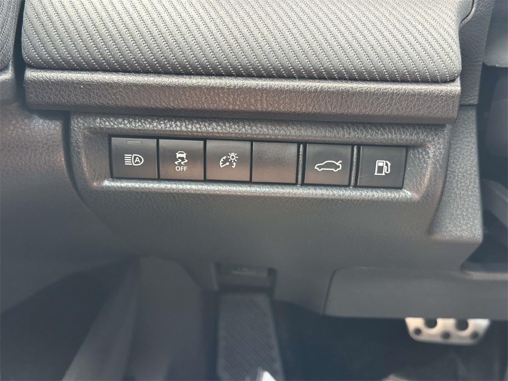 2025 Toyota Camry SE photo 20