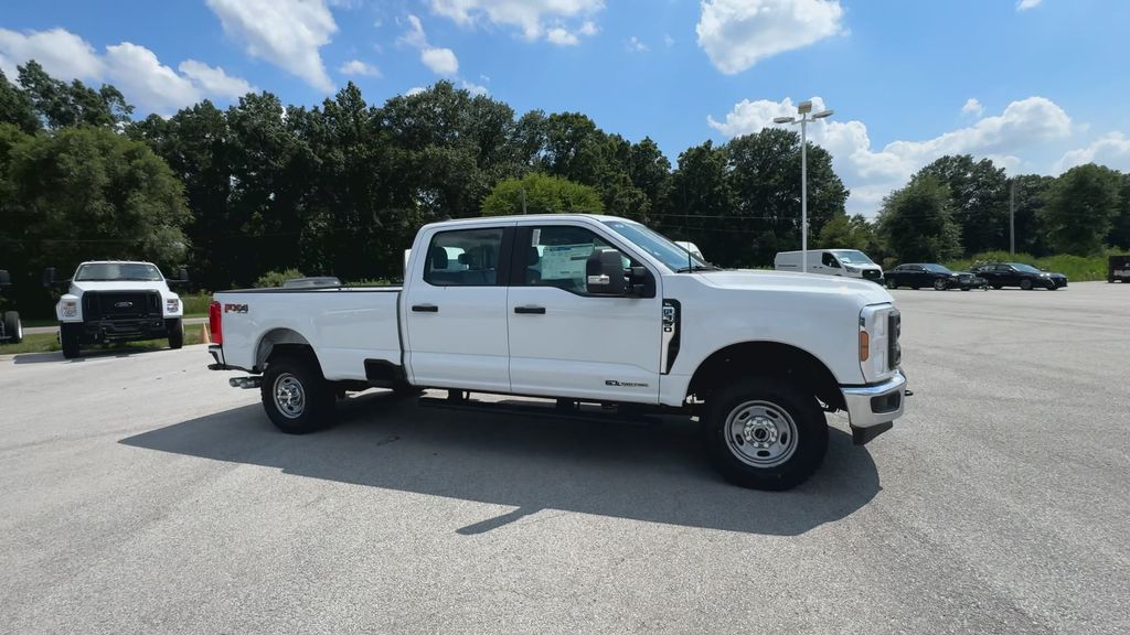 2025 Ford F-350 XL photo 2