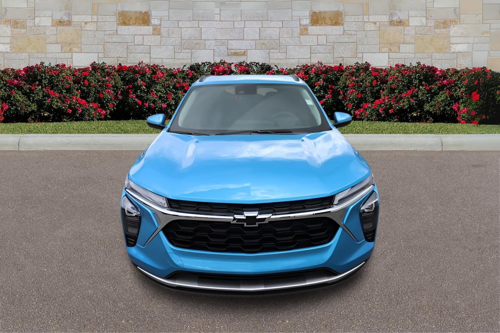 2025 Chevrolet Trax LT photo 2