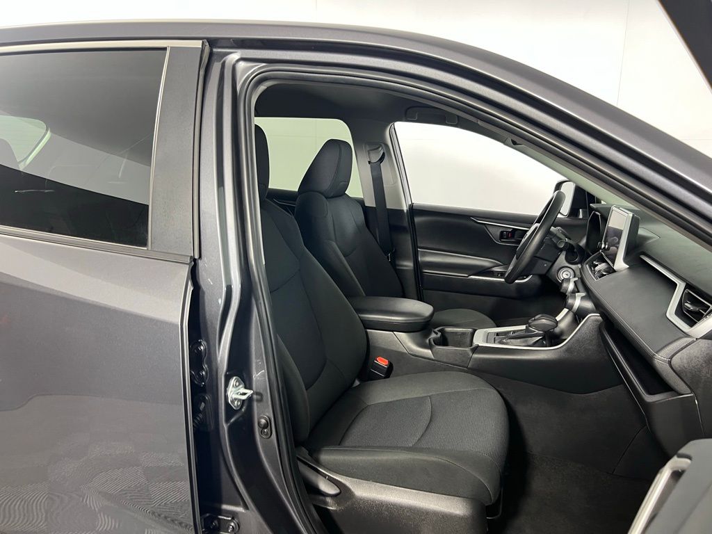 2024 Toyota RAV4 LE photo 26