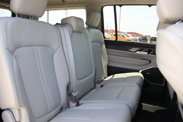2022 Jeep Wagoneer Series II photo 18