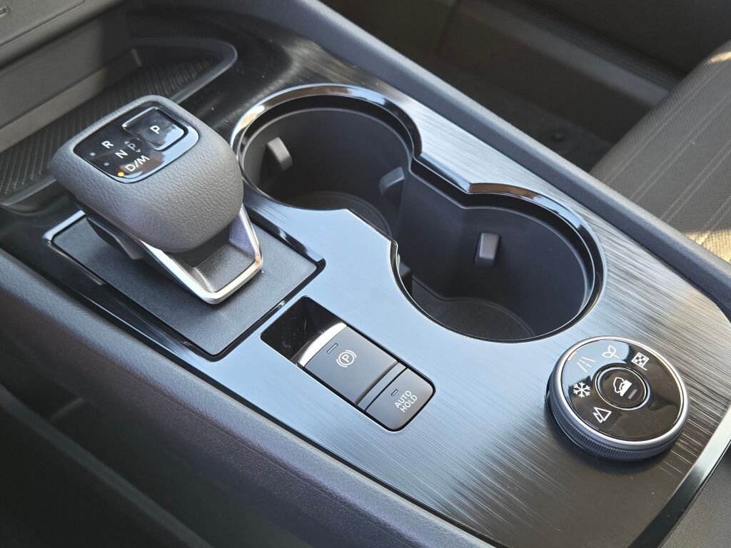 2026 Nissan Rogue SV photo 22