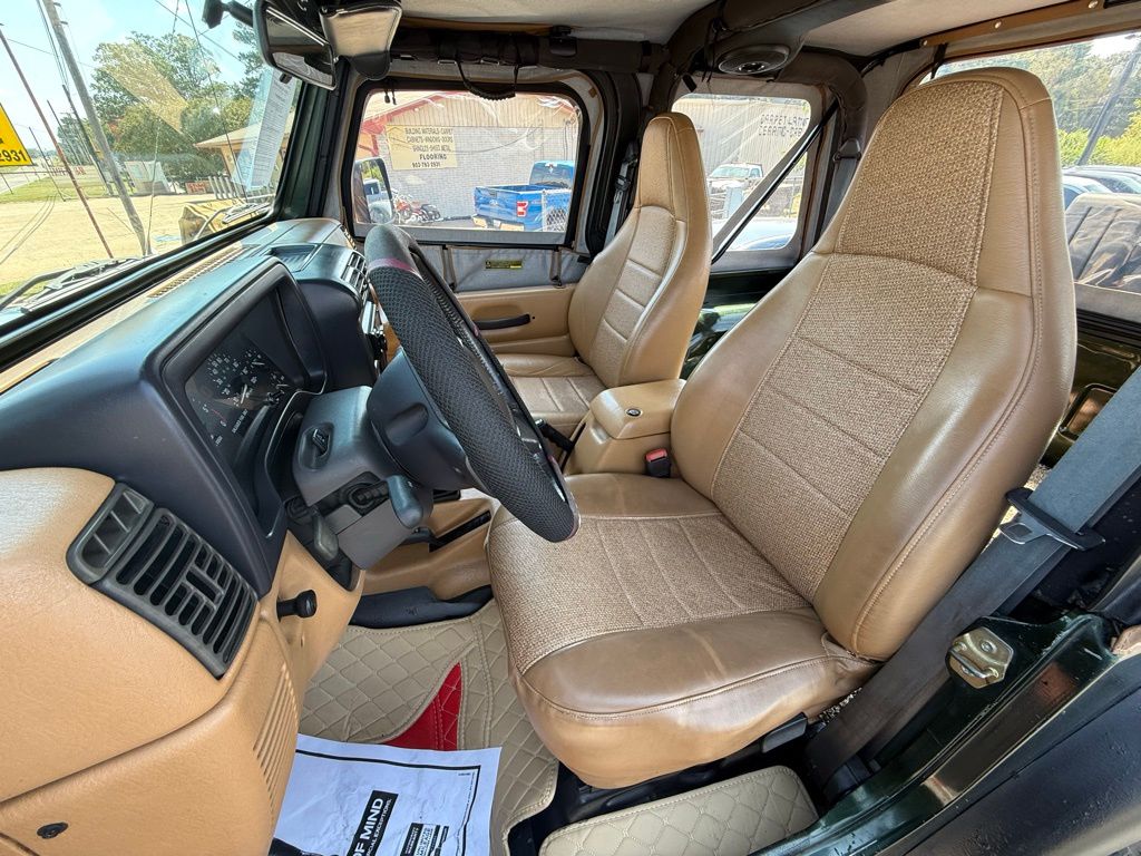 1997 Jeep Wrangler SE photo 9