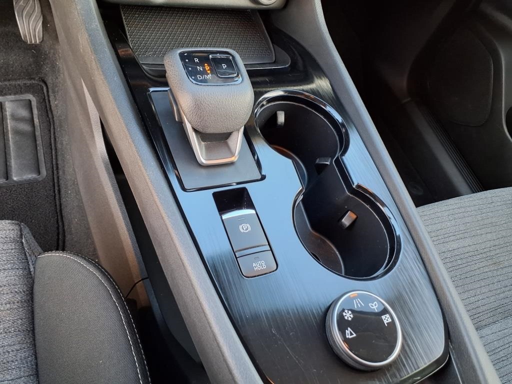 2023 Nissan Rogue SV photo 16