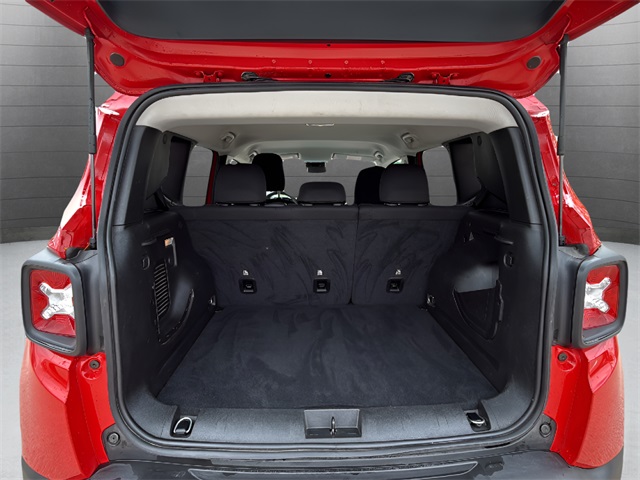 2023 Jeep Renegade Latitude Upland photo 22