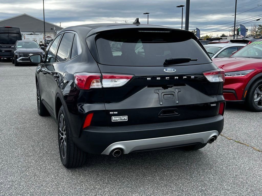 2022 Ford Escape Plug-In Hybrid SE photo 2