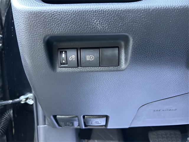 2023 Toyota RAV4 XLE photo 9
