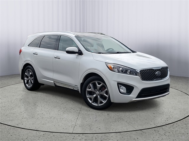 Used 2018 Snow White Pearl Kia SX image 1