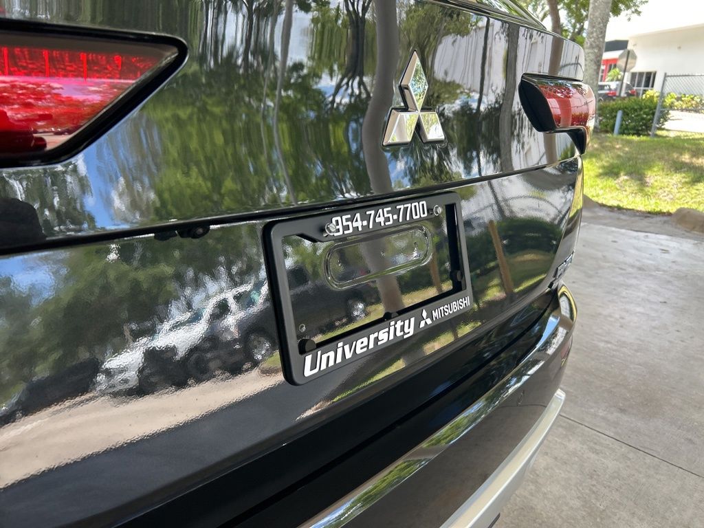 2025 Mitsubishi Outlander PHEV SEL Platinum photo 23