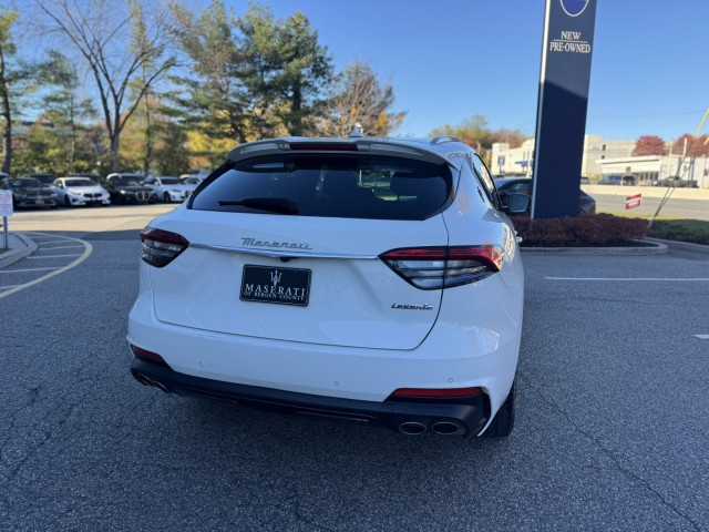 2022 Maserati Levante Modena photo 2