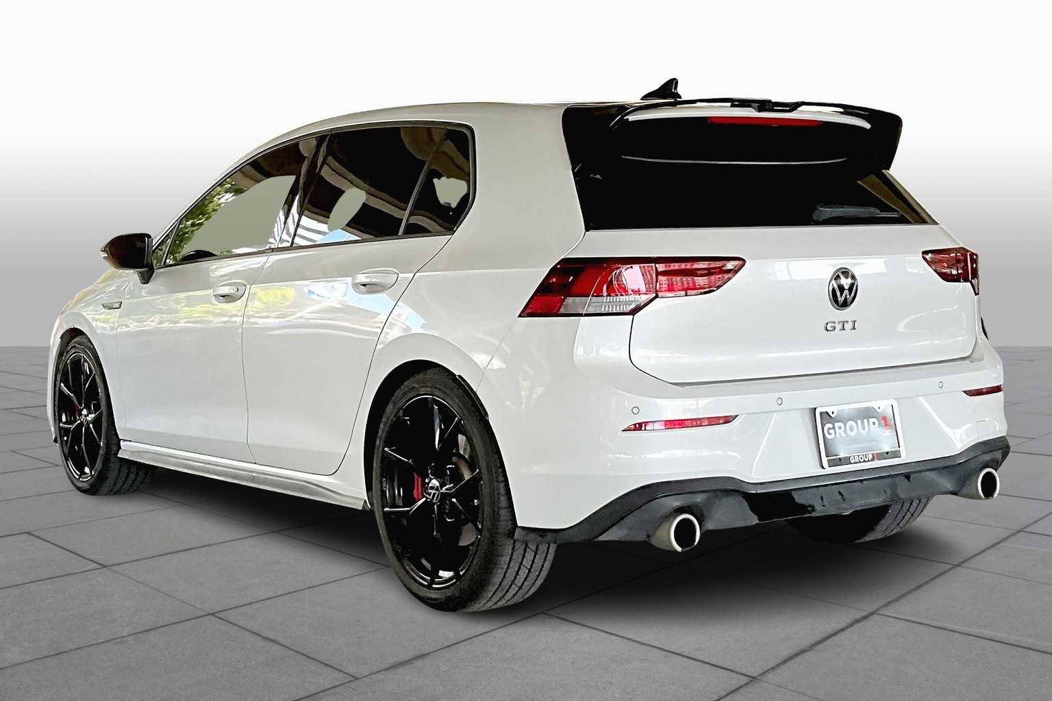 2024 Volkswagen Golf GTI 380 S photo 10