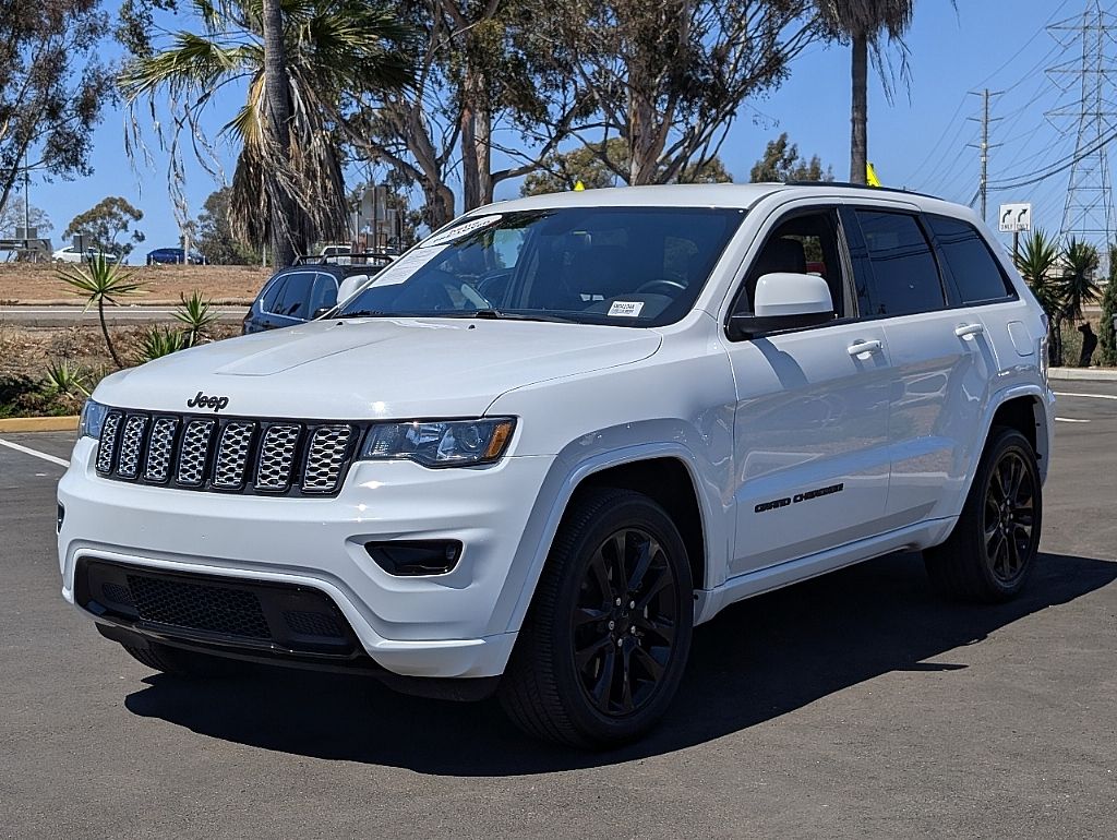 2021 Jeep Grand Cherokee Laredo X photo 4