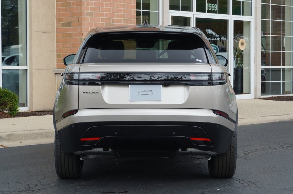 2026 Land Rover Range Rover Velar SE photo 4