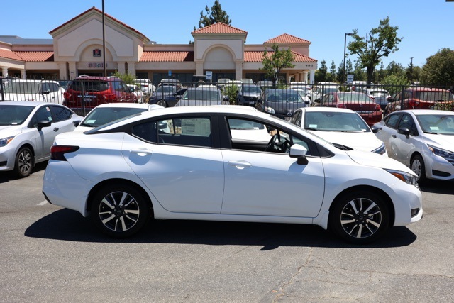 2025 Nissan Versa SV photo 2