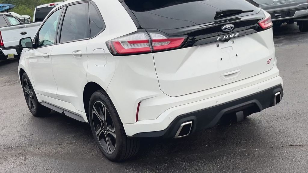 2021 Ford Edge ST photo 9