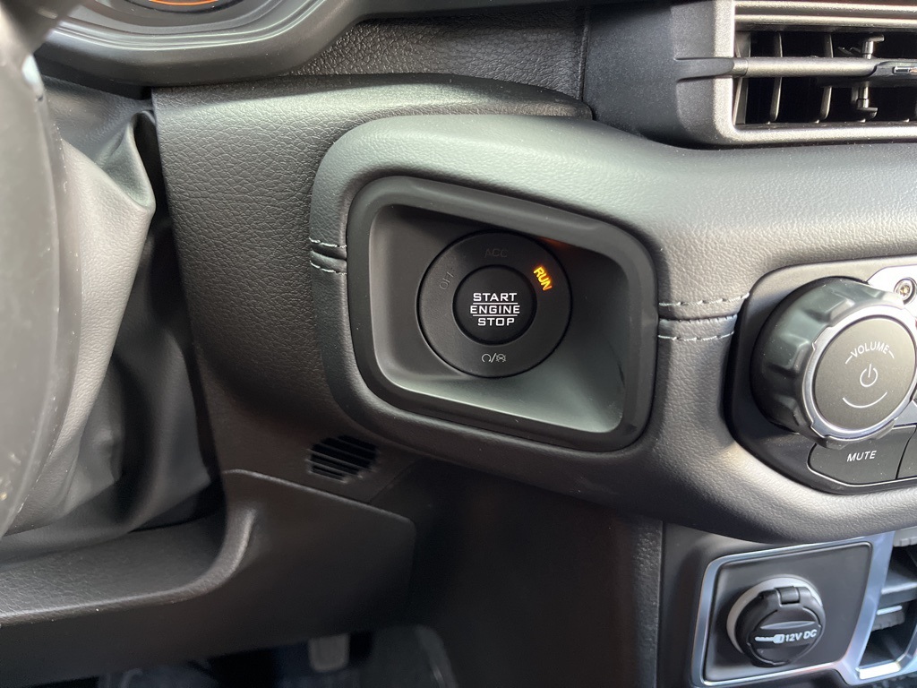 2025 Jeep Gladiator Sport photo 43