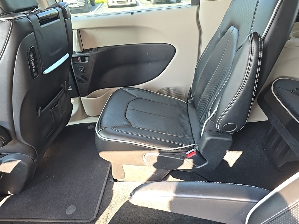 2022 Chrysler Pacifica Limited photo 38