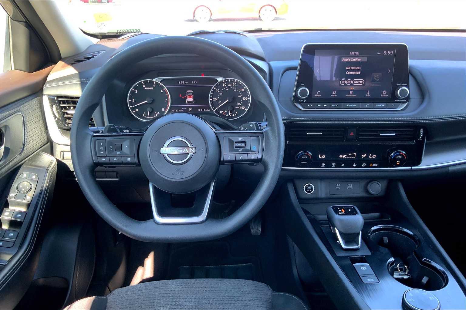 2023 Nissan Rogue SV photo 5