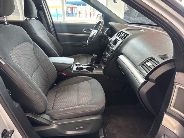 2019 Ford Explorer XLT photo 10