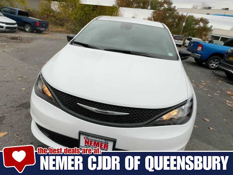 2026 Chrysler Voyager LX photo 2