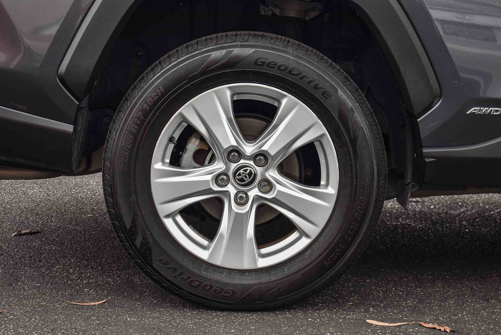 2021 Toyota RAV4 XLE photo 10