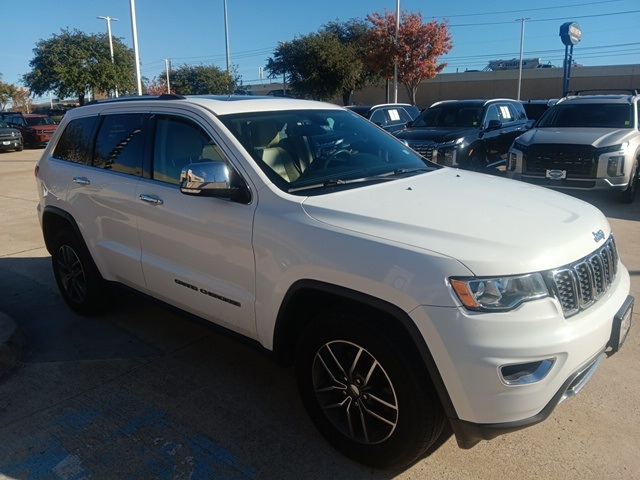 2017 Jeep Grand Cherokee Limited photo 2