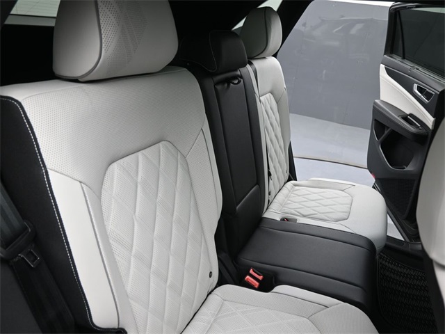 2025 Volkswagen Atlas Cross Sport SEL Premium R-Line photo 20