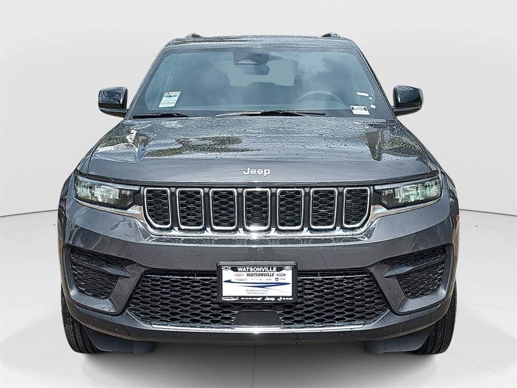 2025 Jeep Grand Cherokee Laredo photo 8