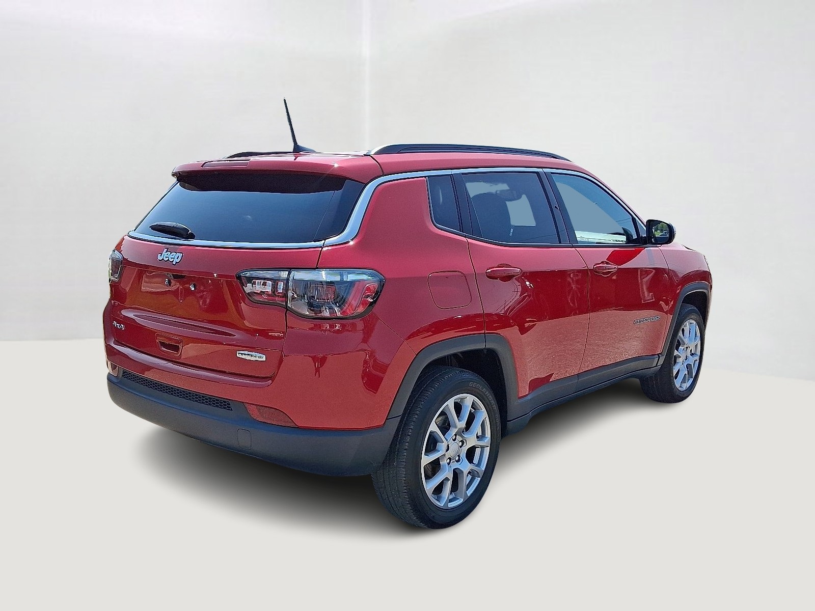 2023 Jeep Compass Latitude Lux photo 4