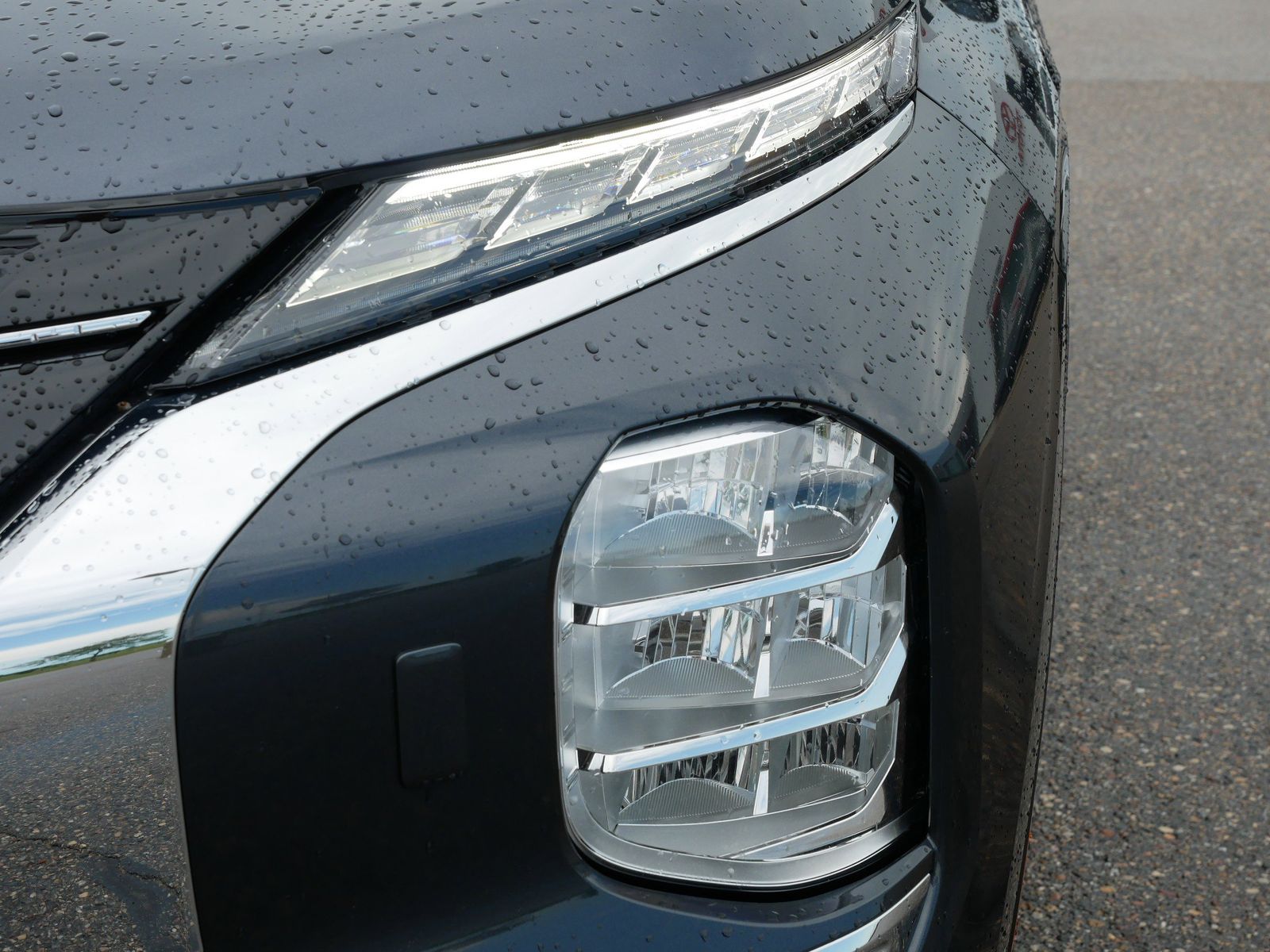 2024 Mitsubishi Outlander SE photo 8