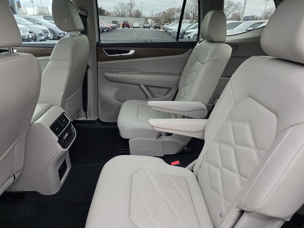 2025 Volkswagen Atlas SE Technology photo 4