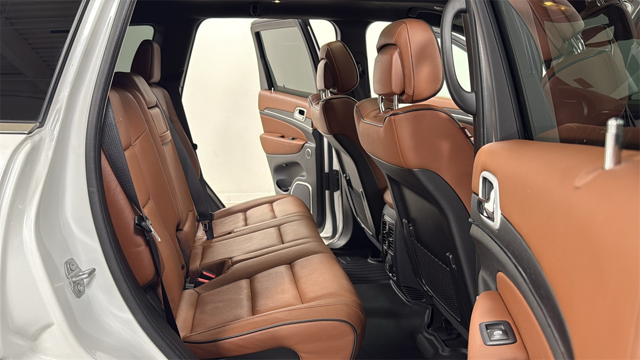 2020 Jeep Grand Cherokee Summit photo 17