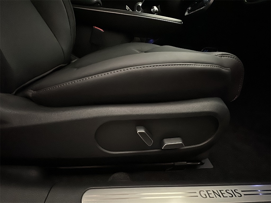 2026 Genesis GV60 AWD photo 11