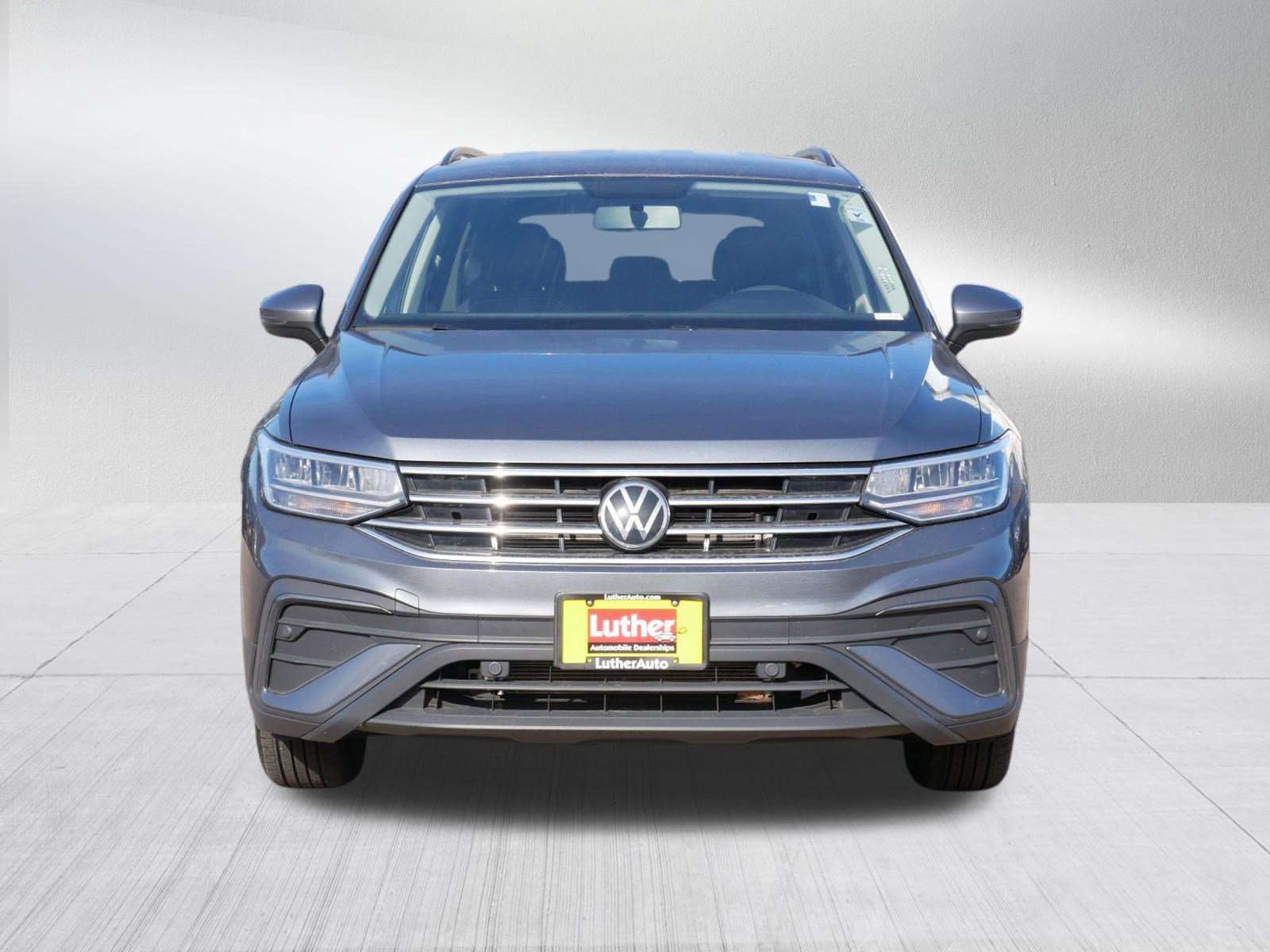 2022 Volkswagen Tiguan S photo 2