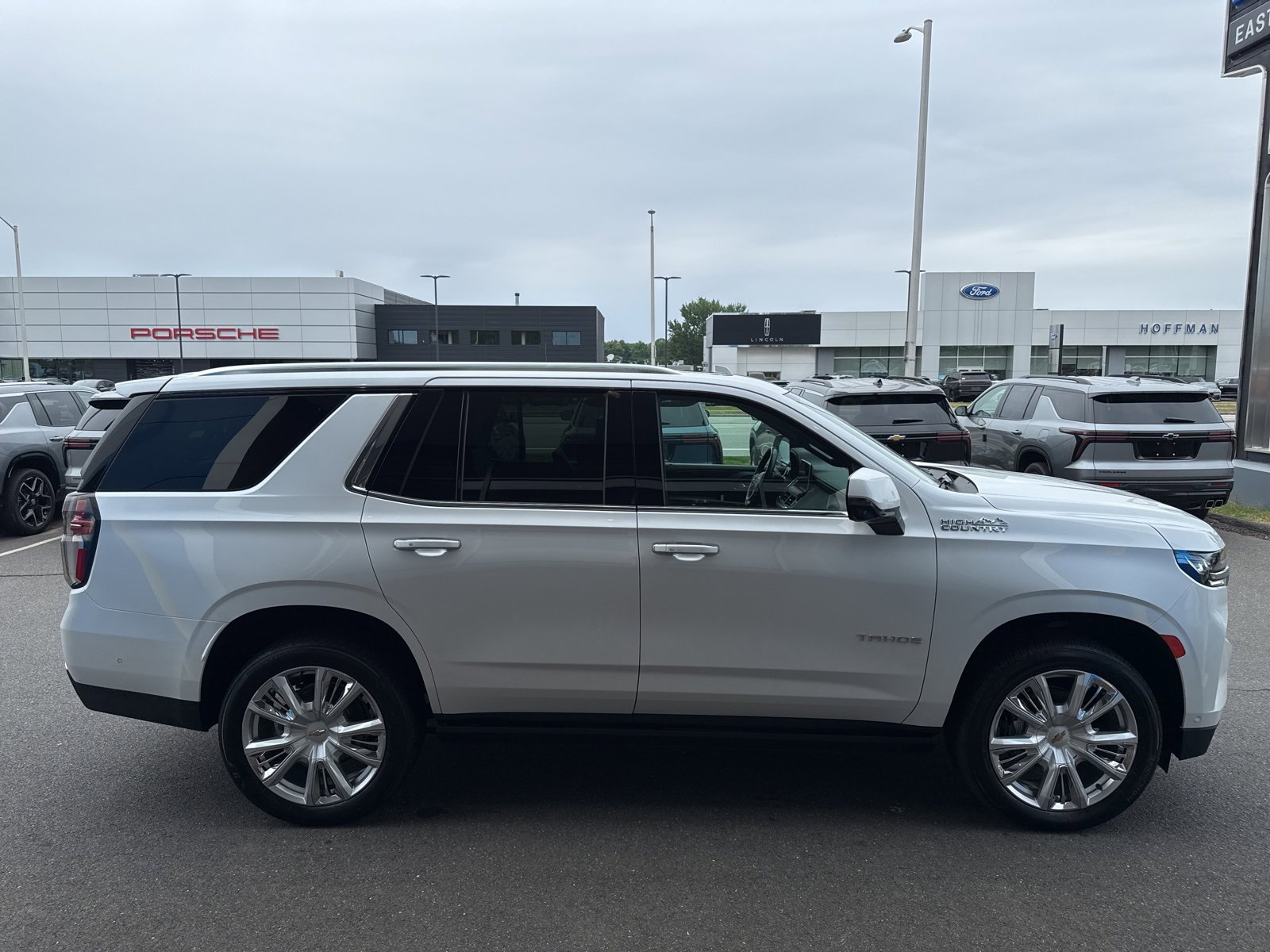 2023 Chevrolet Tahoe High Country photo 3