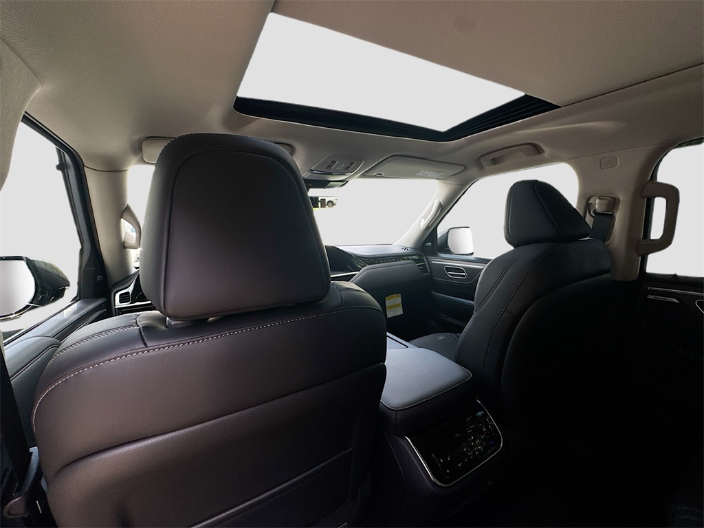 2026 Infiniti QX80 Pure photo 25