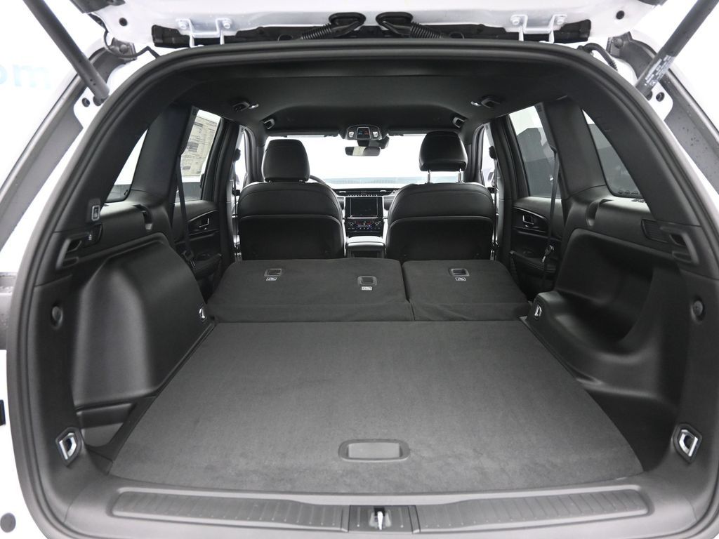 2025 Jeep Grand Cherokee Altitude X photo 7