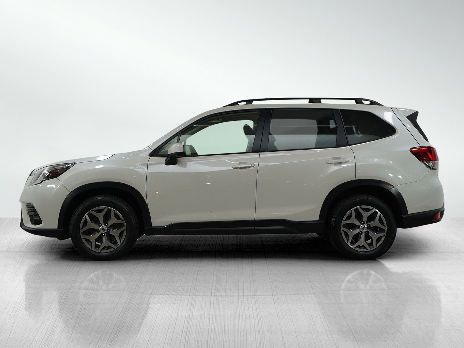 Used 2022 Subaru Forester Premium with VIN JF2SKAEC5NH464696 for sale in Hopkins, Minnesota