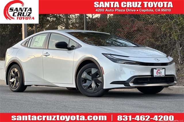 2026 Toyota Prius SE's photo