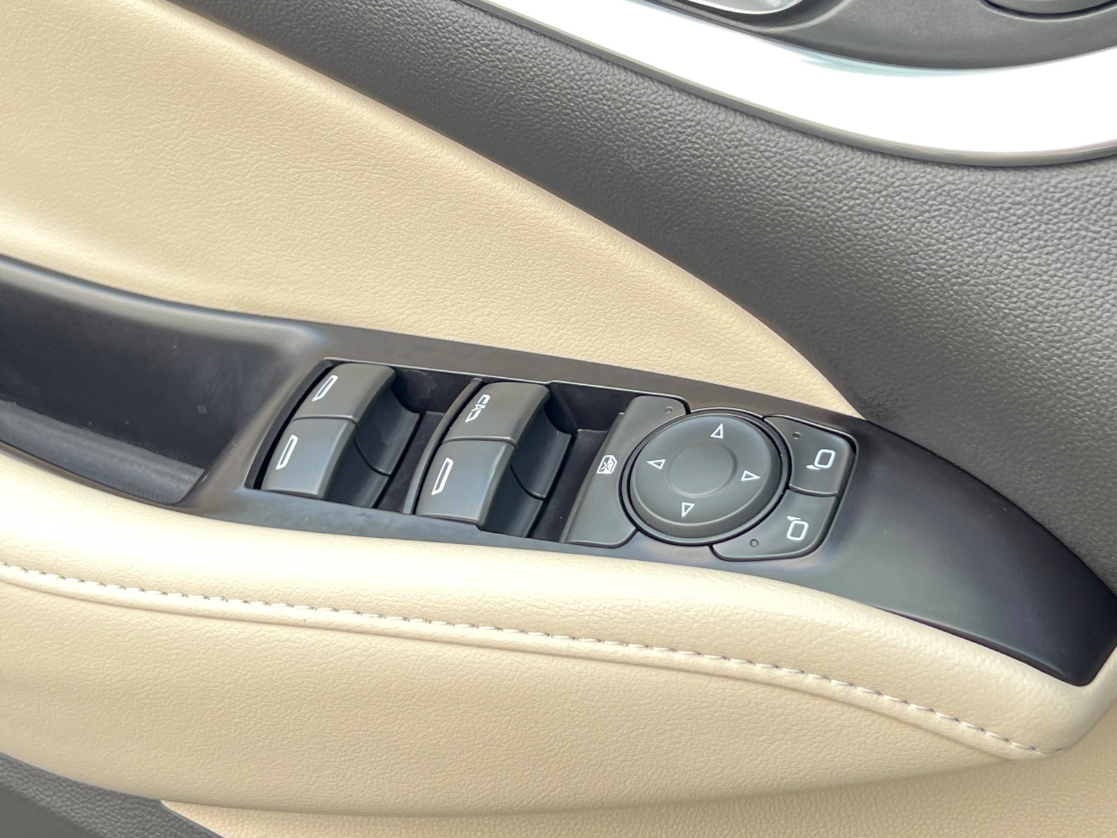 2020 Buick Enclave Essence photo 38