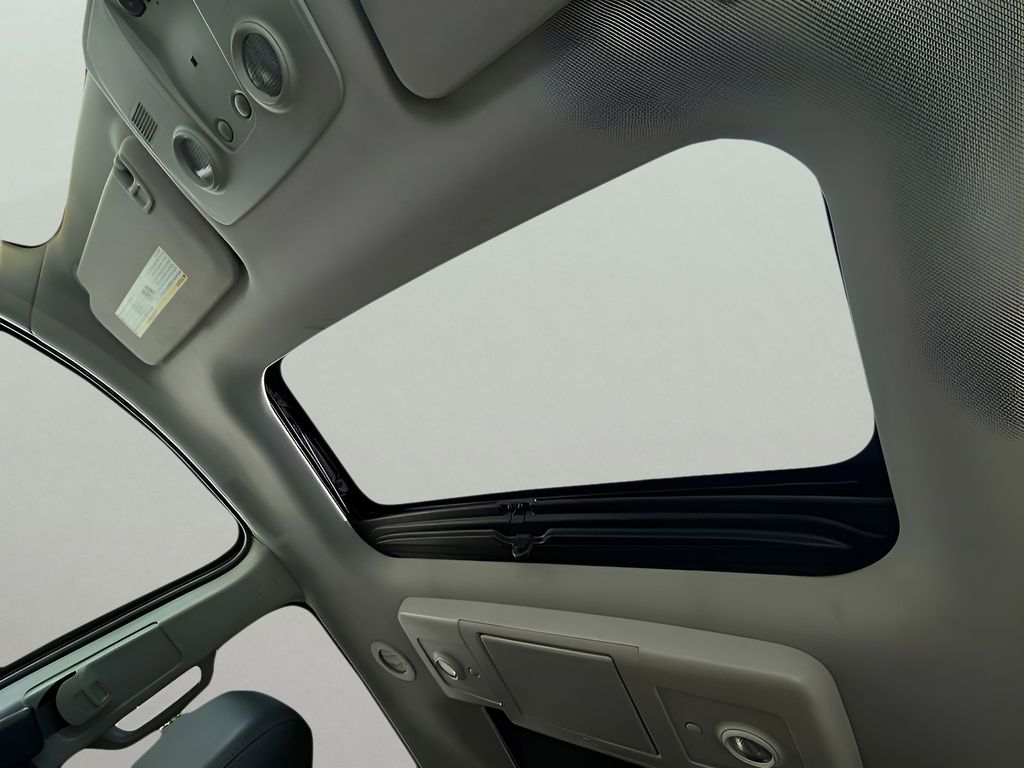 2017 Chevrolet Traverse Premier photo 18