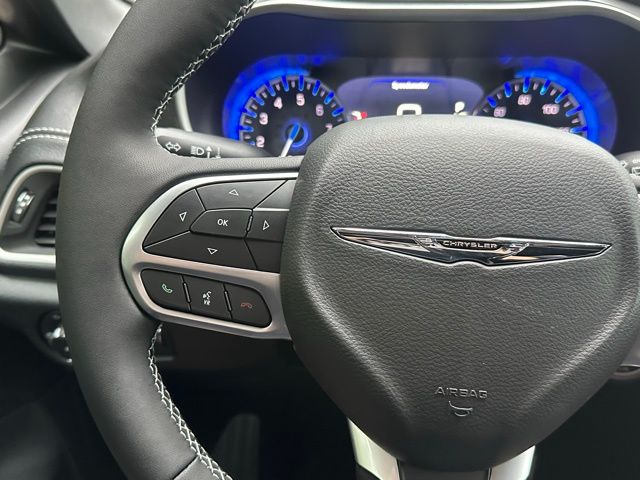 2026 Chrysler Pacifica photo 21