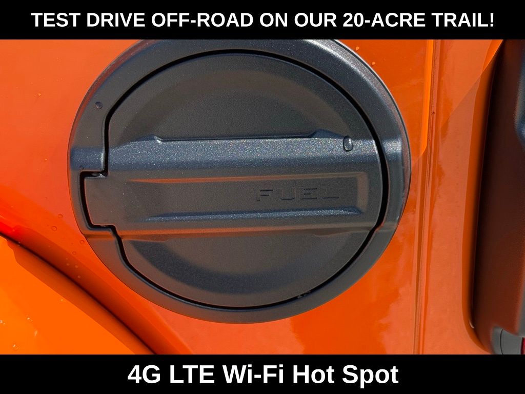 2025 Jeep Wrangler Sahara 4xe photo 26