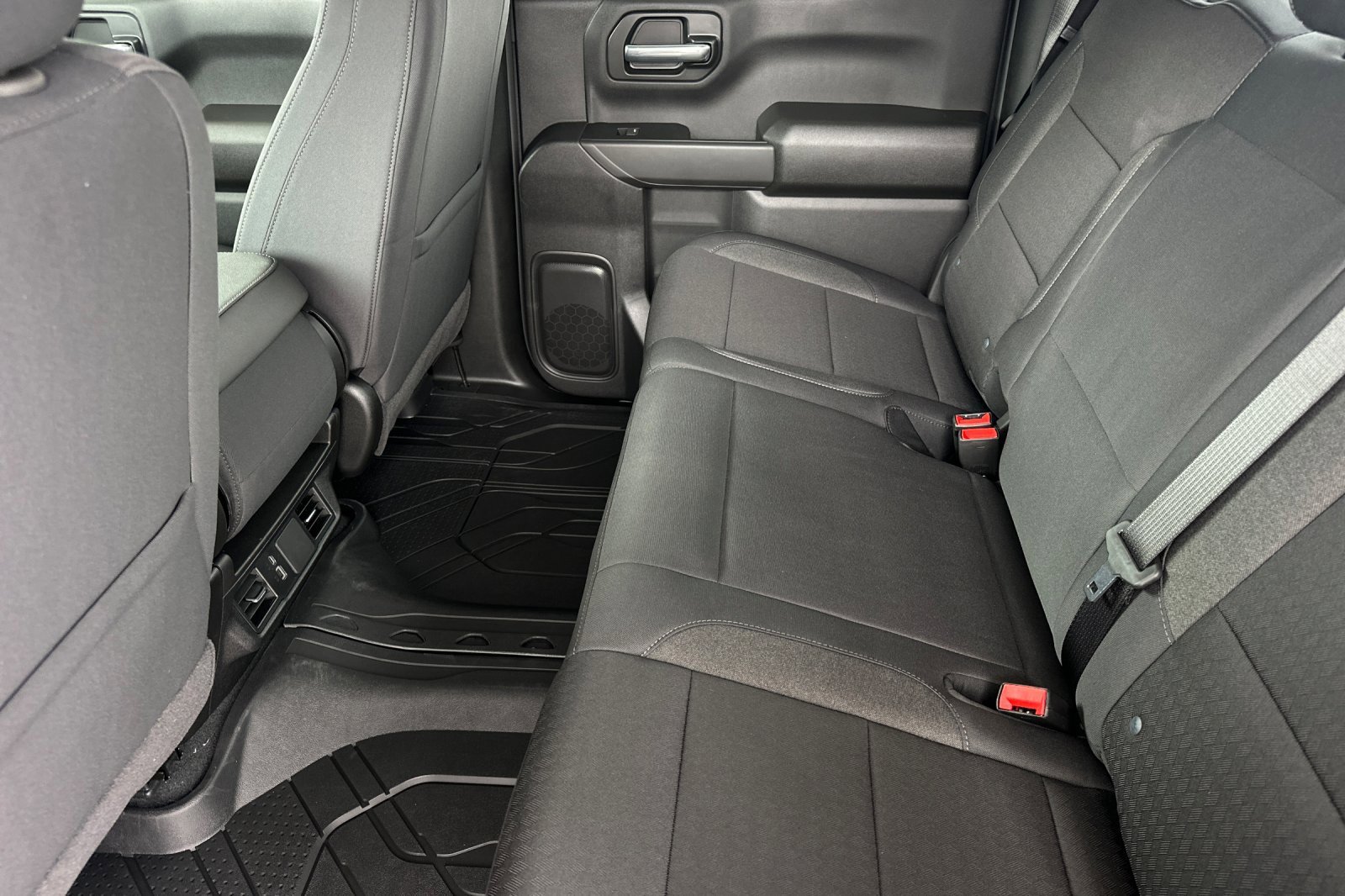 2025 Chevrolet Silverado 1500 Custom photo 12