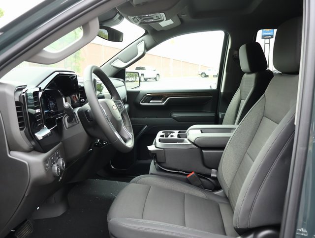 2025 Chevrolet Silverado 1500 LT photo 8